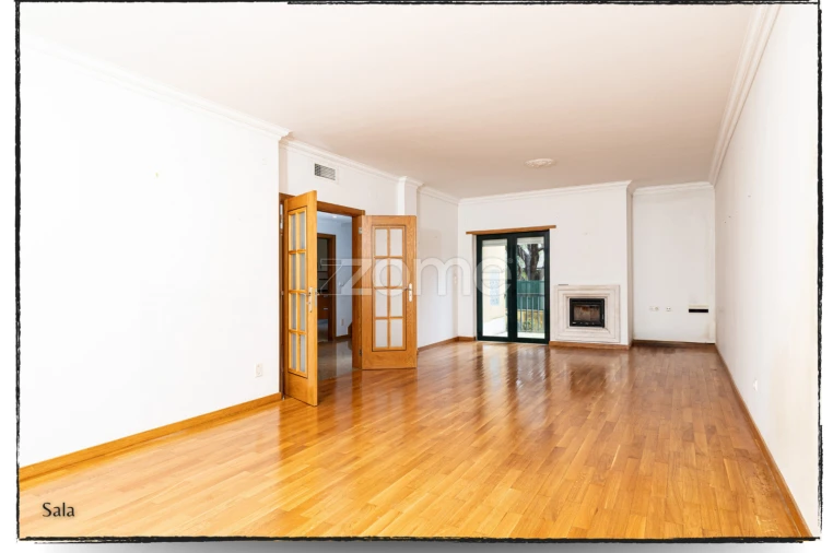 Moradia T4 para Arrendamento em São Domingos de Rana Foto 9