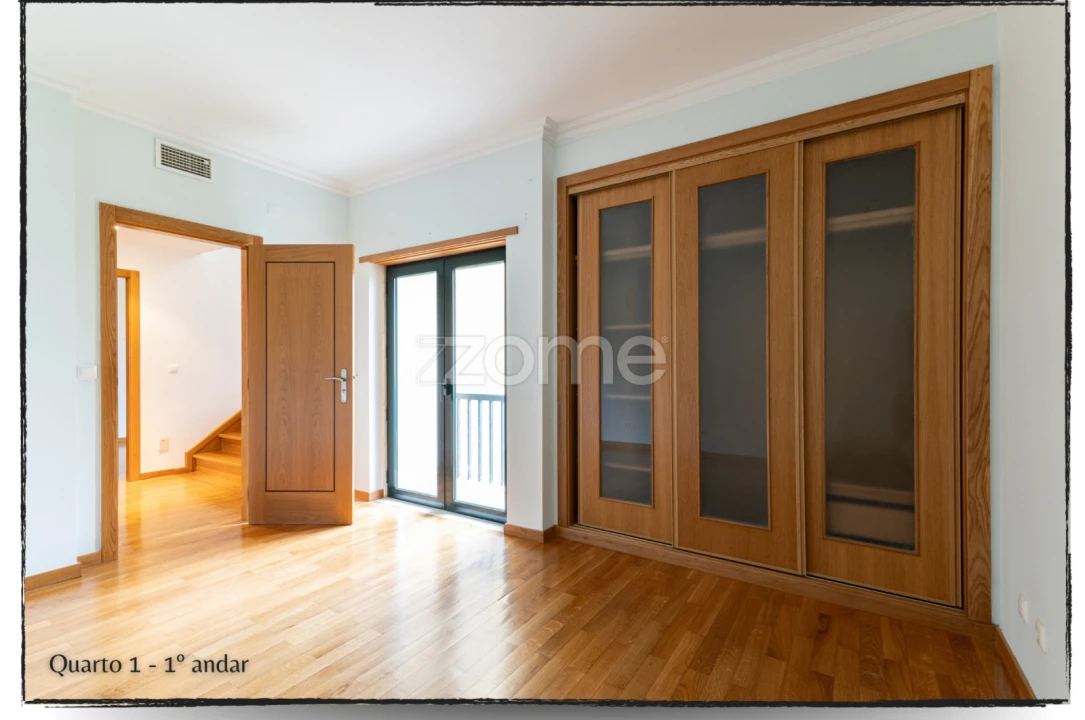 Moradia T4 para Arrendamento em São Domingos de Rana Foto 20