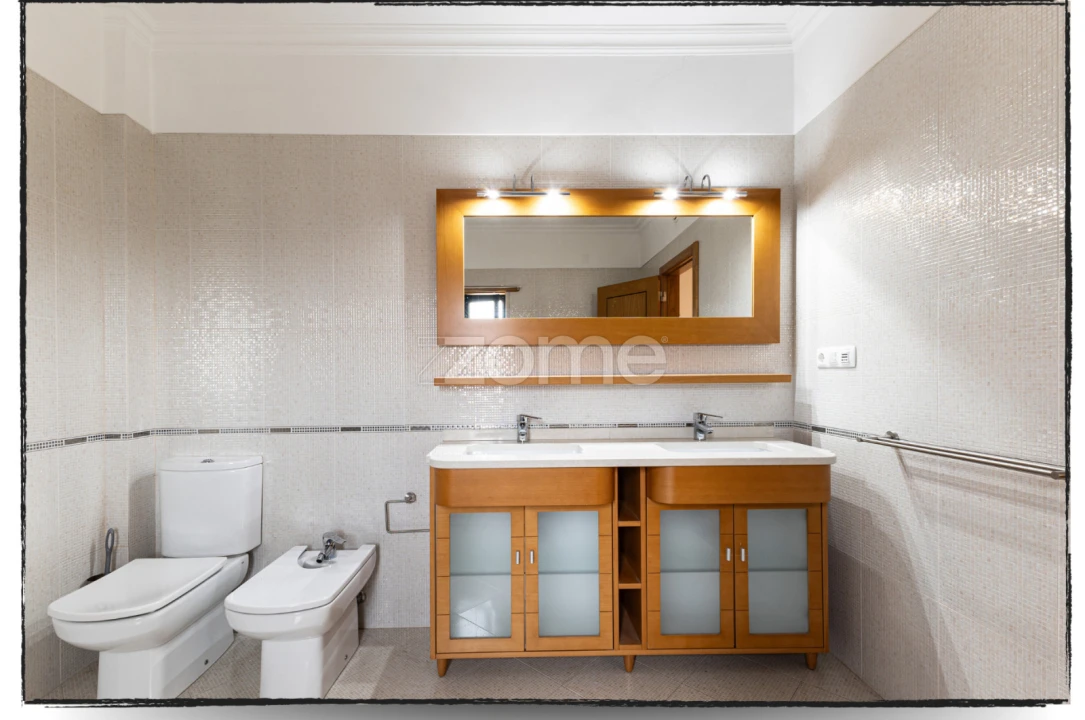 Moradia T4 para Arrendamento em São Domingos de Rana Foto 24