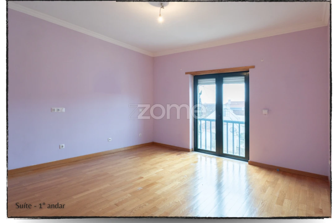 Moradia T4 para Arrendamento em São Domingos de Rana Foto 26