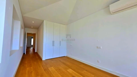Apartamento T4 para Venda em São Martinho