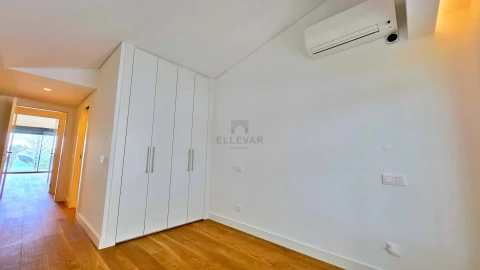Apartamento T4 para Venda em São Martinho
