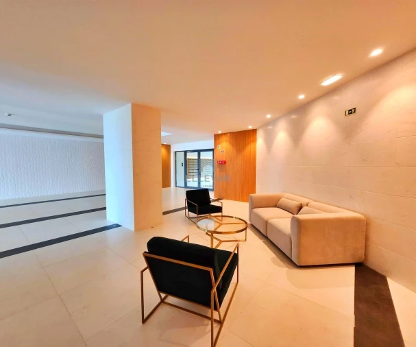 Apartamento T4 para Venda em São Martinho Foto 28