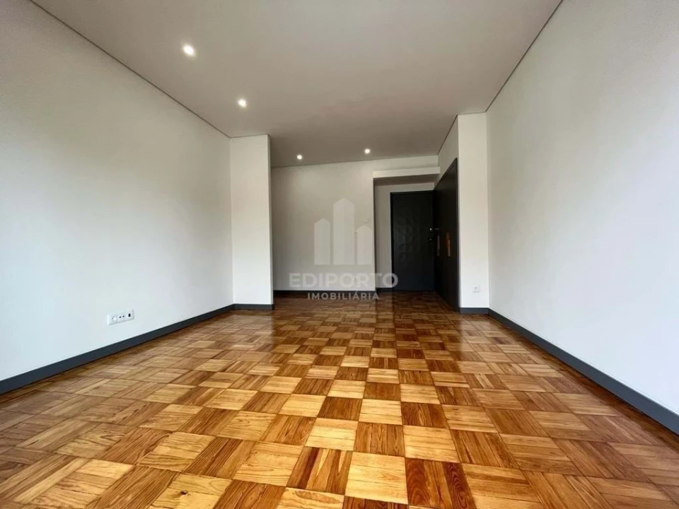 Apartamento T2 para Venda em Bonfim Foto 3