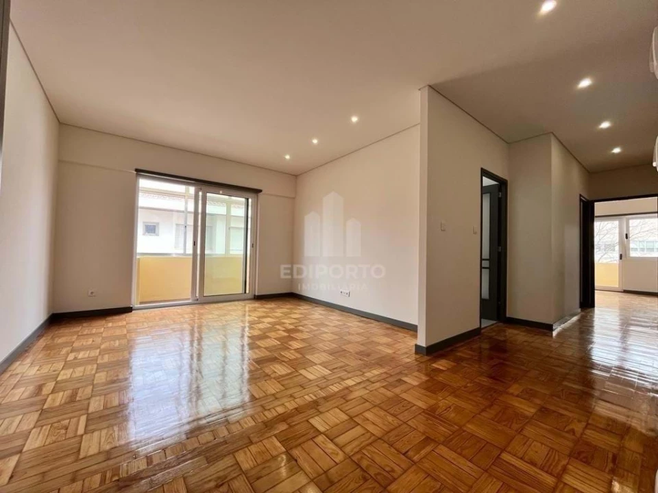 Apartamento T2 para Venda em Bonfim Foto 1