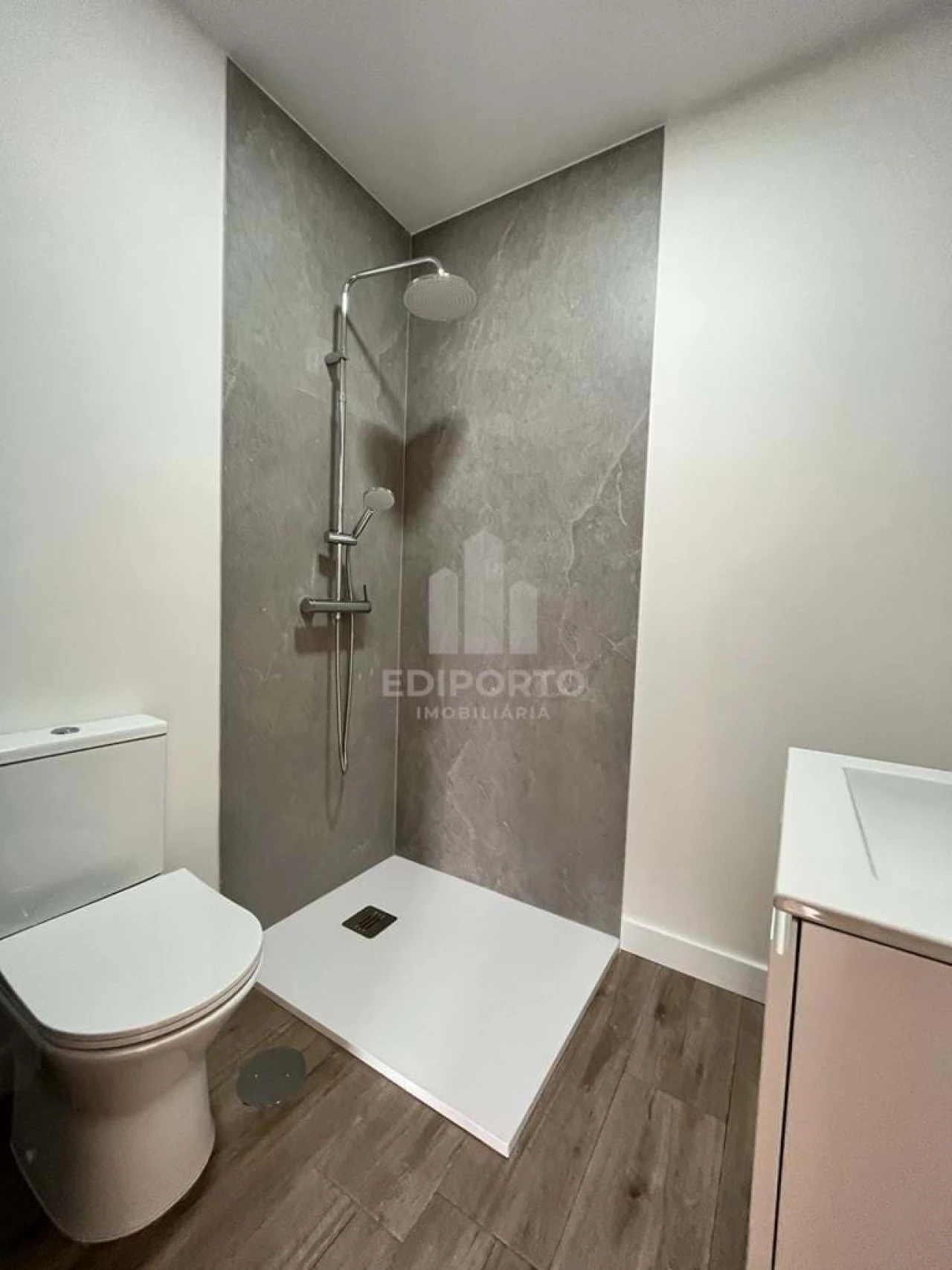 Apartamento T2 para Venda em Bonfim Foto 15