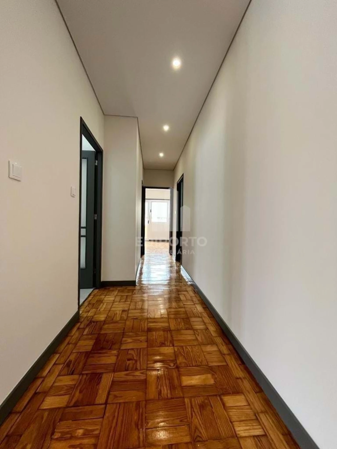 Apartamento T2 para Venda em Bonfim Foto 10
