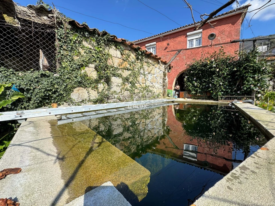 Quinta T6 para Venda em São Martinho de Mouros Foto 2