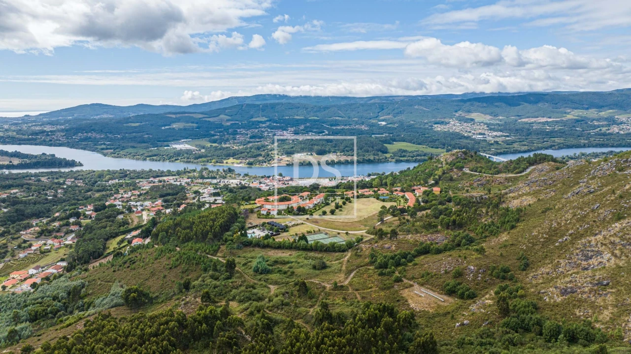 Terreno para Venda em Vila Nova de Cerveira e Lovelhe Foto 7