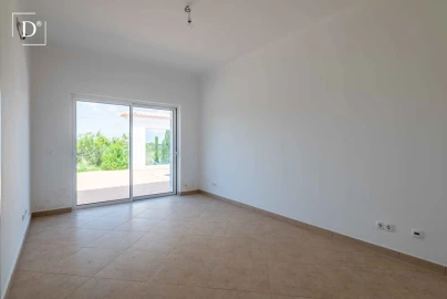 Moradia T4 para Venda em Vila do Bispo e Raposeira