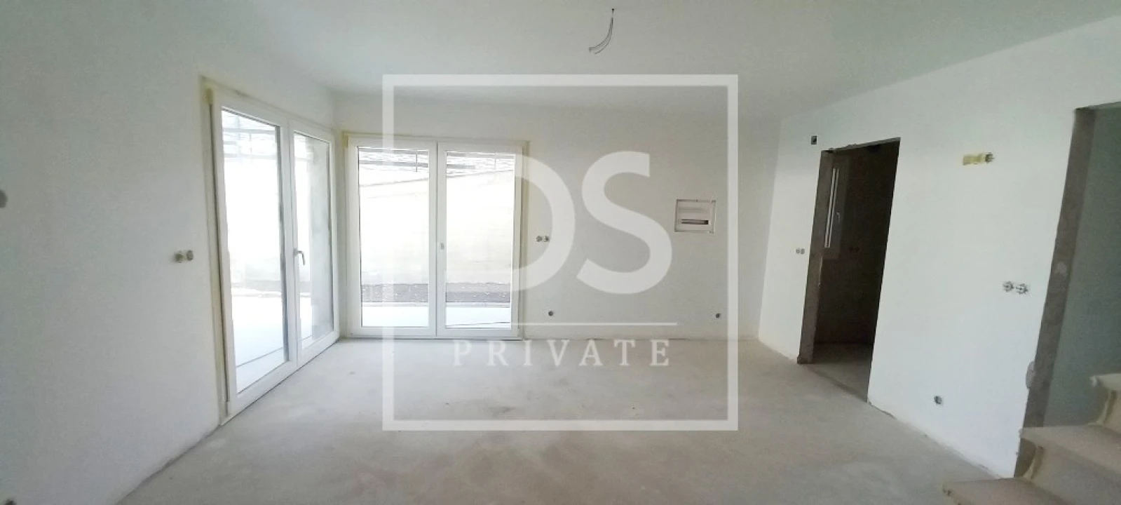 Moradia T4 para Venda em Igreja Nova e Cheleiros Foto 30