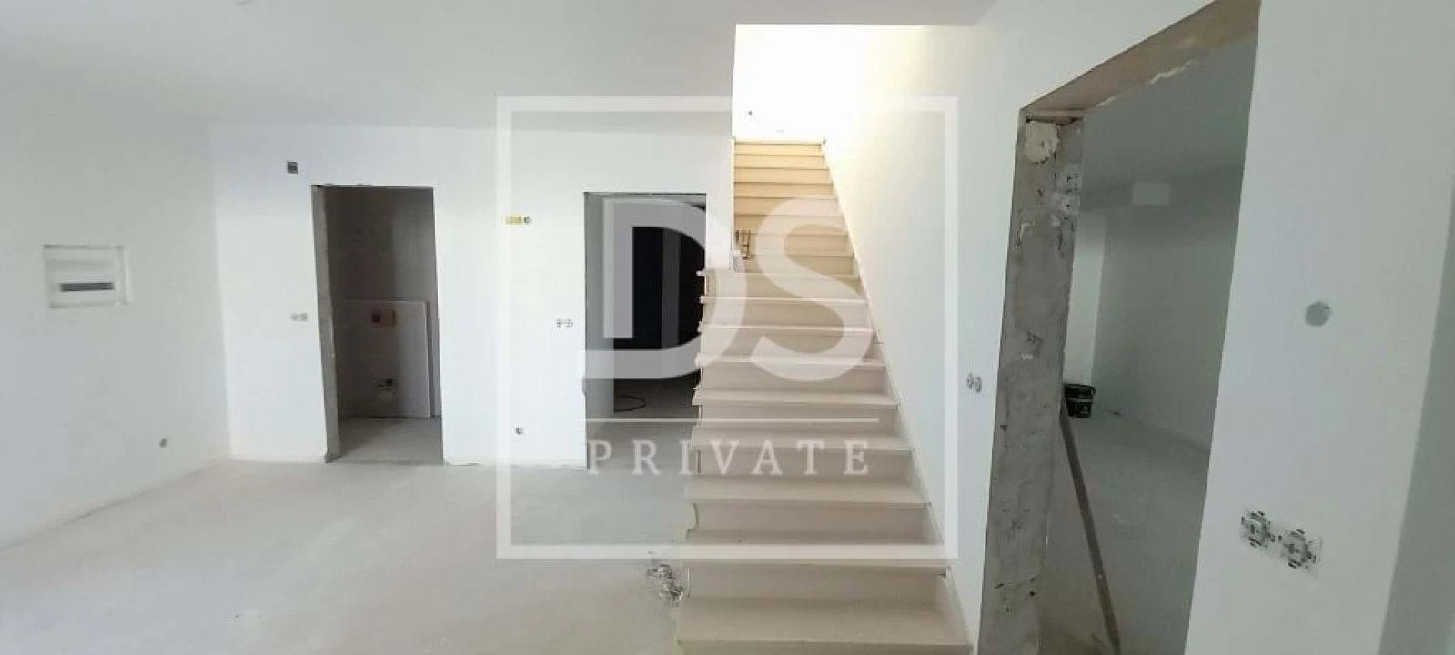 Moradia T4 para Venda em Igreja Nova e Cheleiros Foto 29