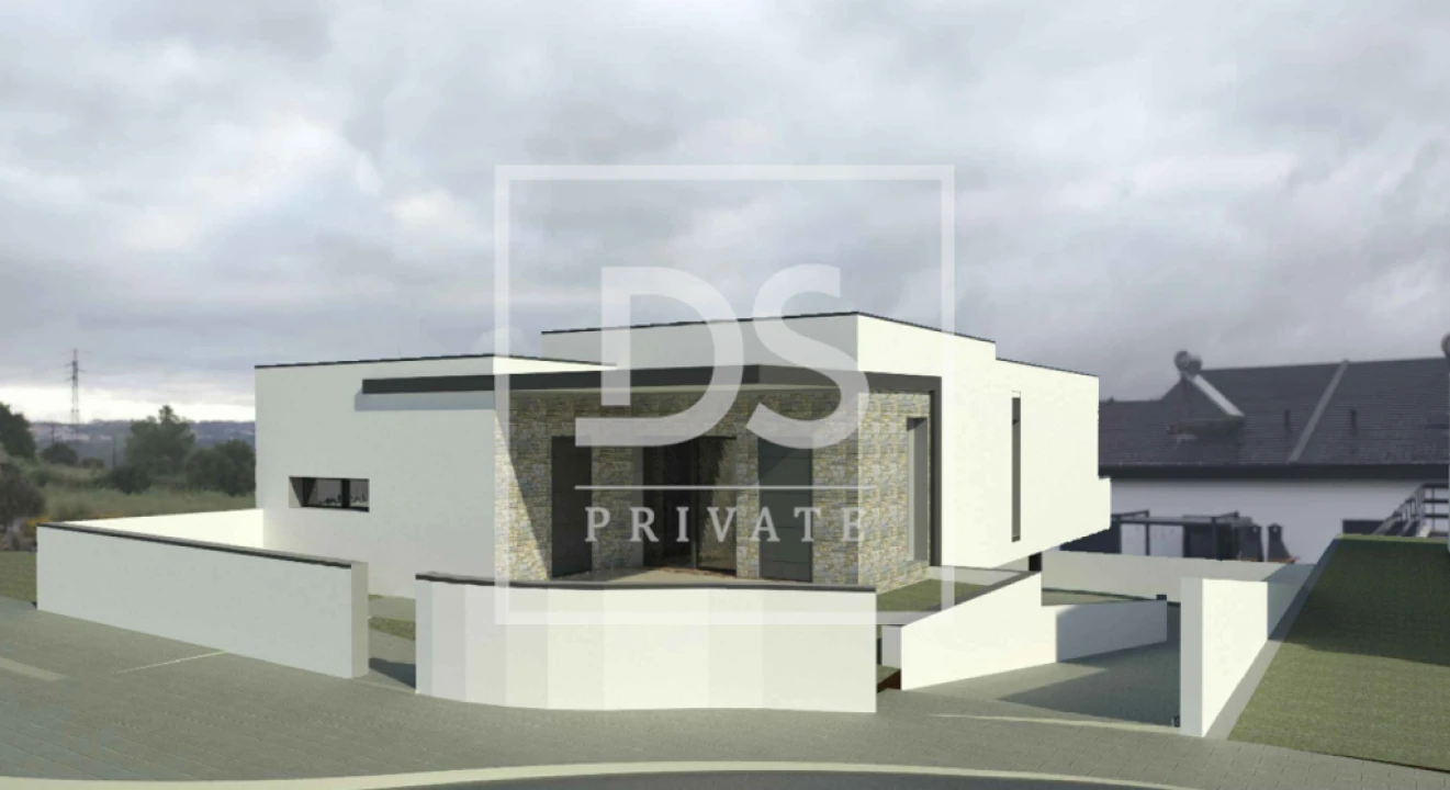 Moradia T4 para Venda em Igreja Nova e Cheleiros Foto 1