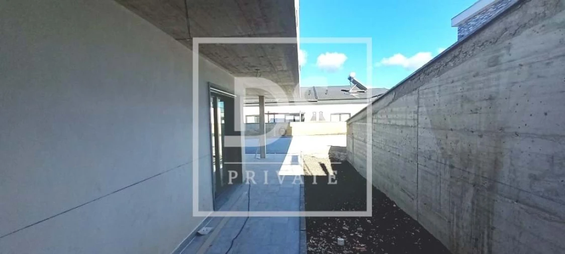 Moradia T4 para Venda em Igreja Nova e Cheleiros Foto 42