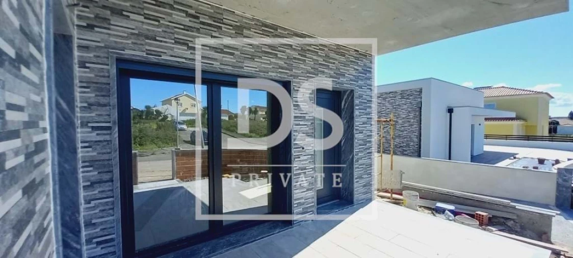 Moradia T4 para Venda em Igreja Nova e Cheleiros Foto 7