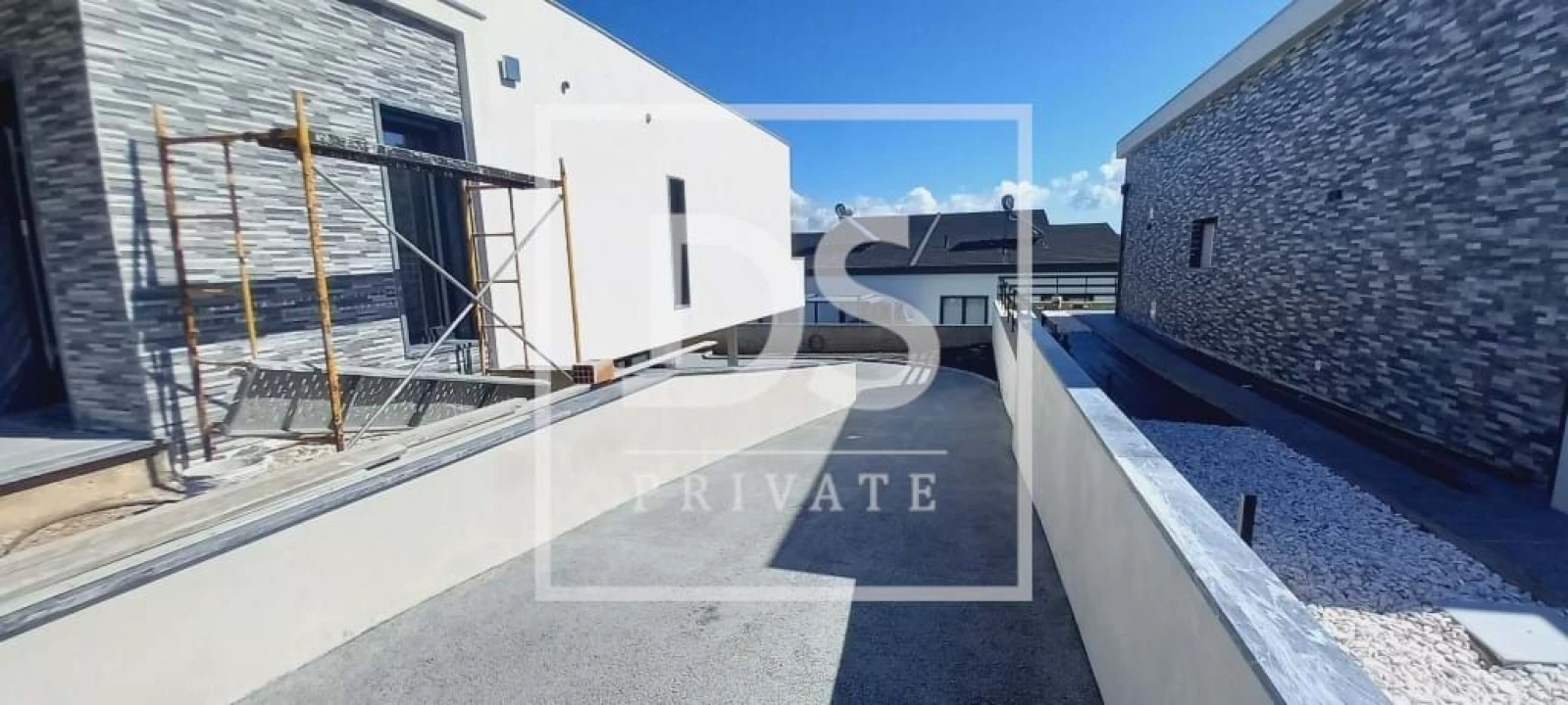 Moradia T4 para Venda em Igreja Nova e Cheleiros Foto 6