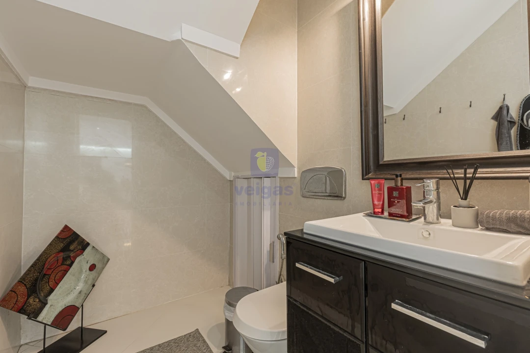 Moradia T4 para Venda em Santo Antonio da Charneca Foto 22