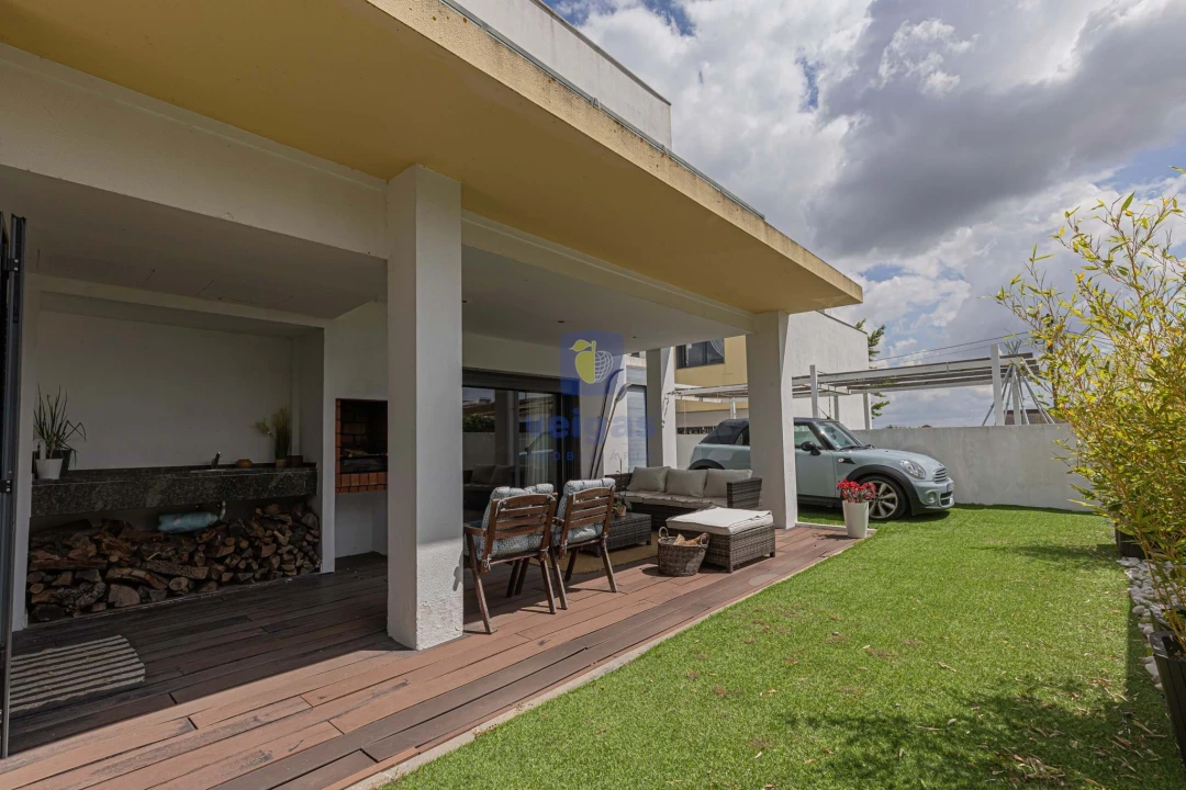 Moradia T4 para Venda em Santo Antonio da Charneca Foto 36