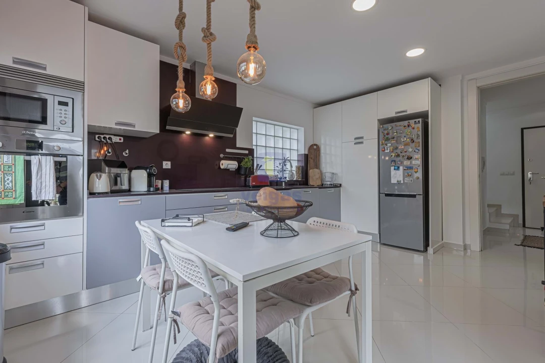 Moradia T4 para Venda em Santo Antonio da Charneca Foto 6