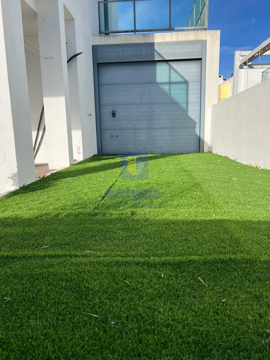 Moradia T4 para Venda em Santo Antonio da Charneca Foto 34