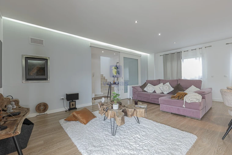 Moradia T4 para Venda em Santo Antonio da Charneca Foto 2