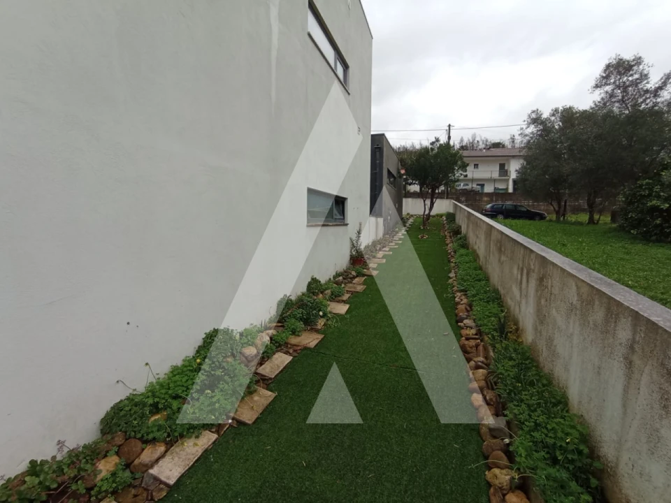Moradia T4 para Venda em Macinhata do Vouga Foto 19