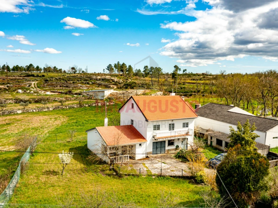 Moradia T4 para Venda em Castanheira Foto 1