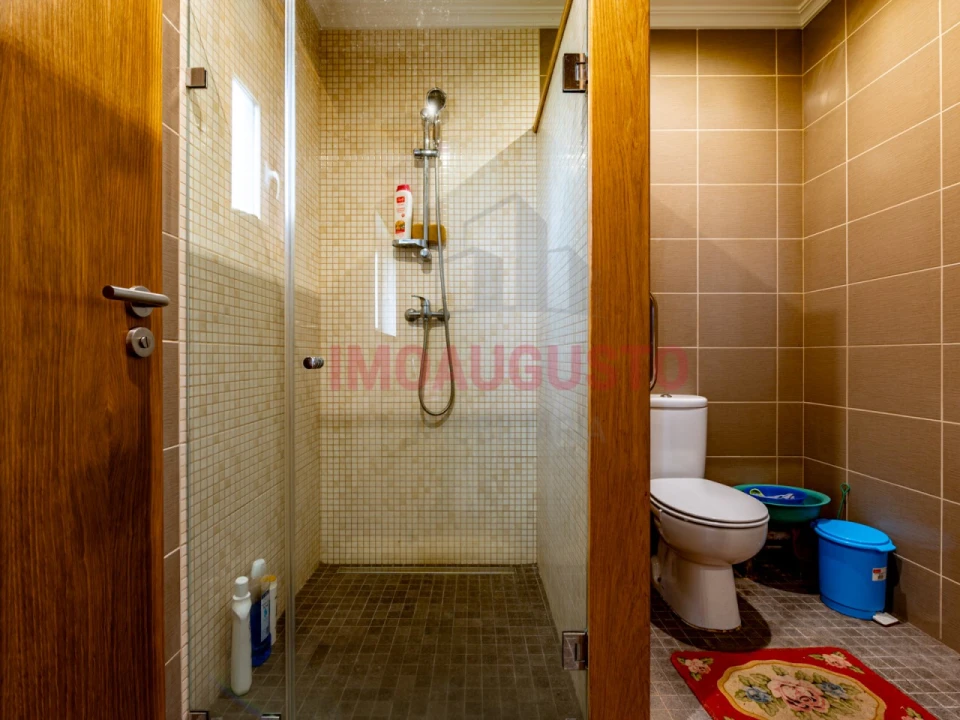 Moradia T4 para Venda em Castanheira Foto 10