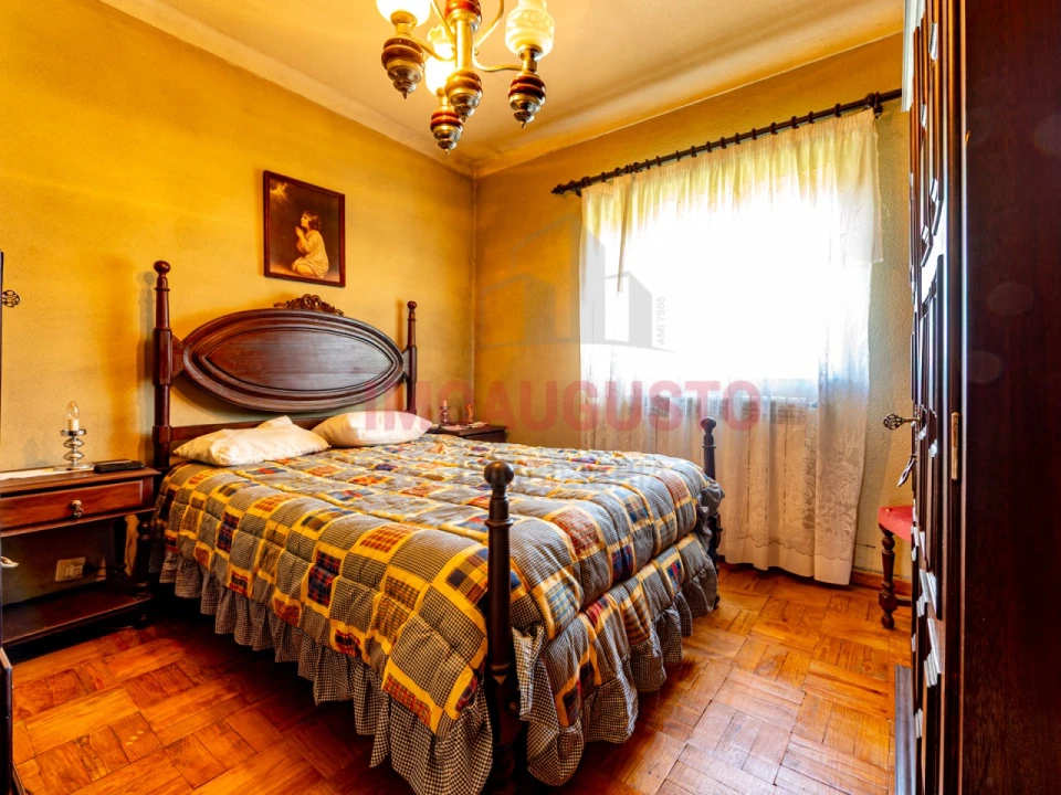 Moradia T4 para Venda em Castanheira Foto 16