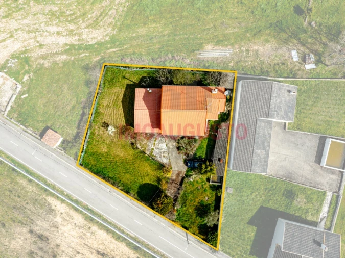 Moradia T4 para Venda em Castanheira Foto 3