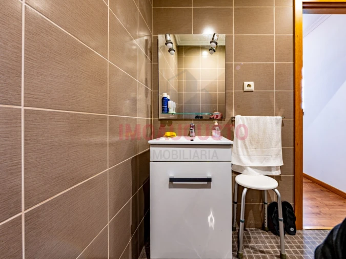 Moradia T4 para Venda em Castanheira Foto 11