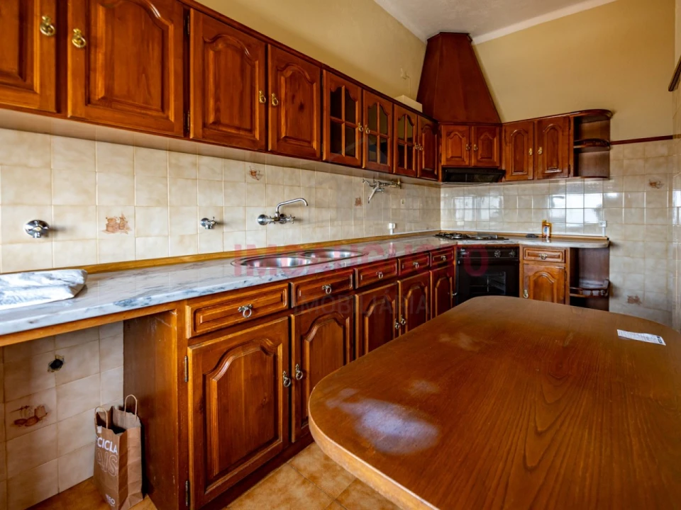 Moradia T2 para Arrendamento em Gouveia (São Pedro e São Julião) Foto 1