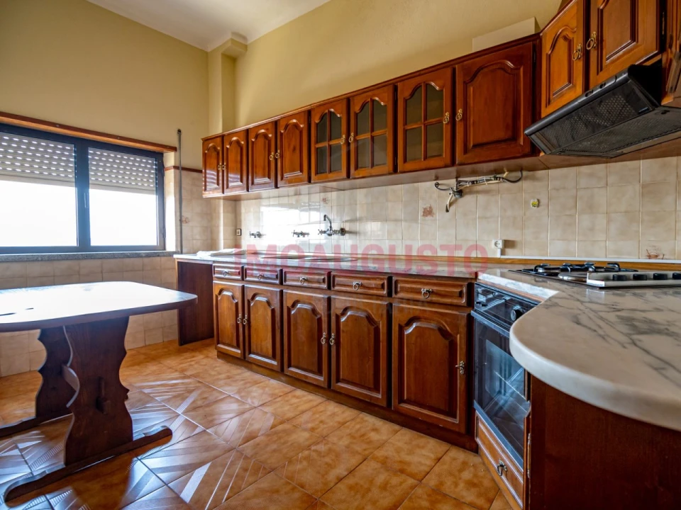 Moradia T2 para Arrendamento em Gouveia (São Pedro e São Julião) Foto 2