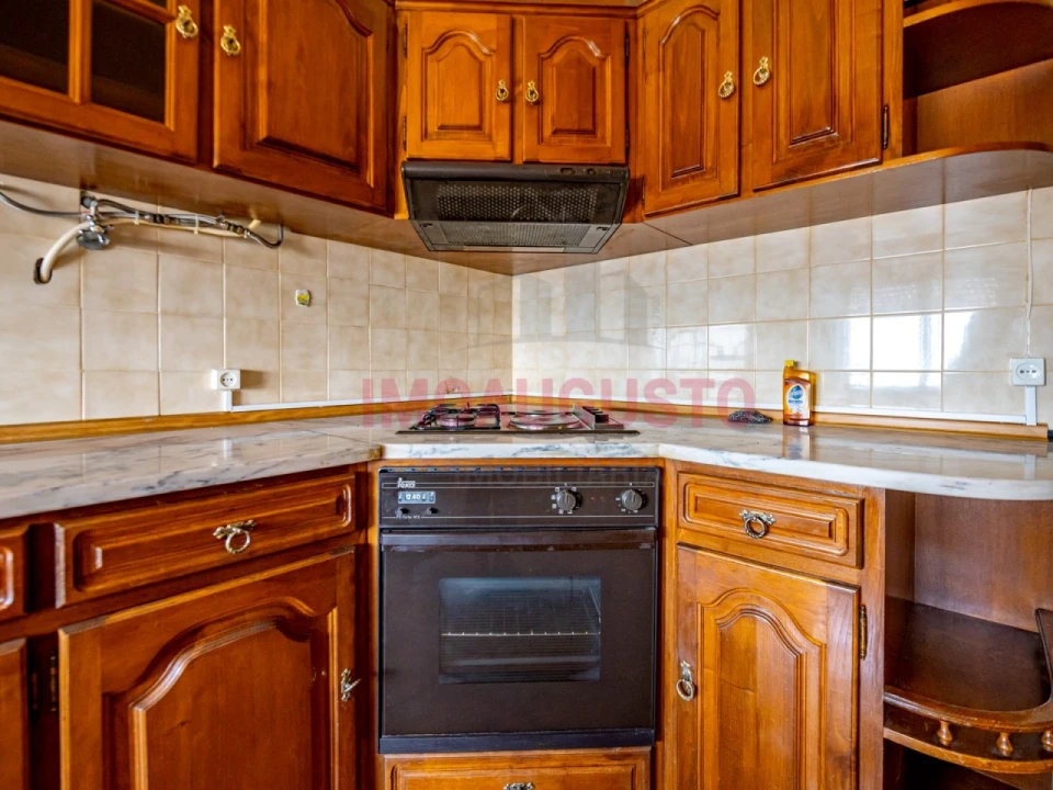 Moradia T2 para Arrendamento em Gouveia (São Pedro e São Julião) Foto 3