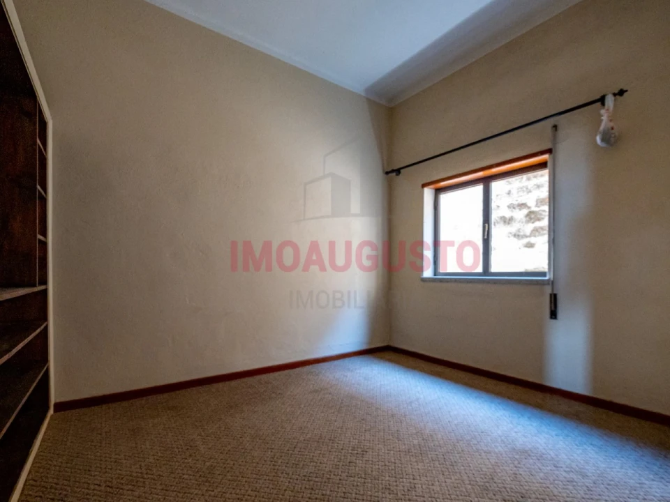 Moradia T2 para Arrendamento em Gouveia (São Pedro e São Julião) Foto 4