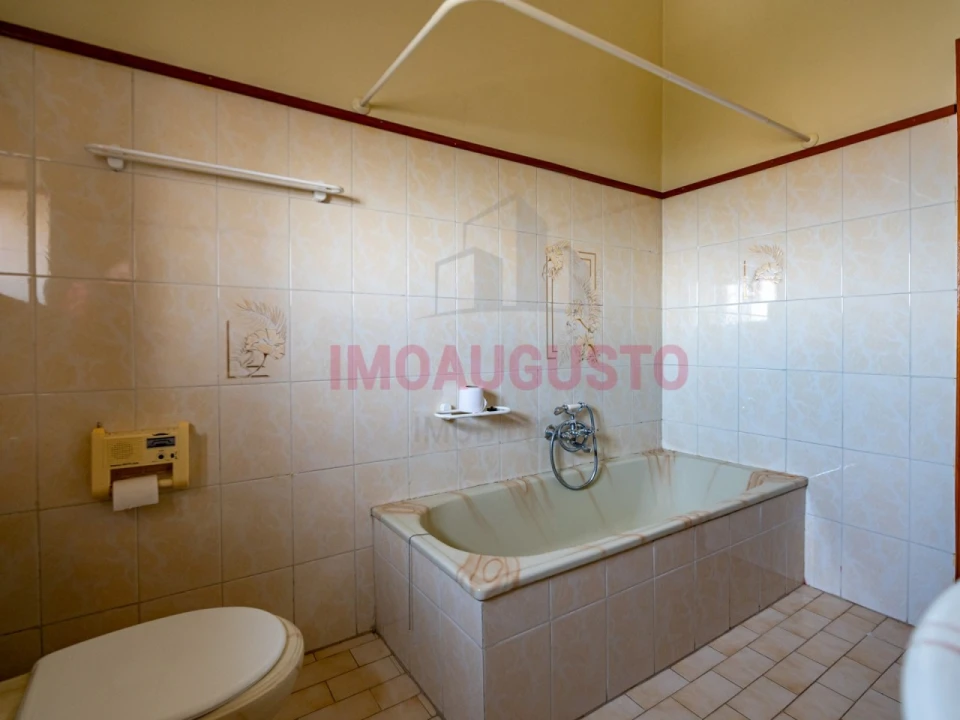 Moradia T2 para Arrendamento em Gouveia (São Pedro e São Julião) Foto 10