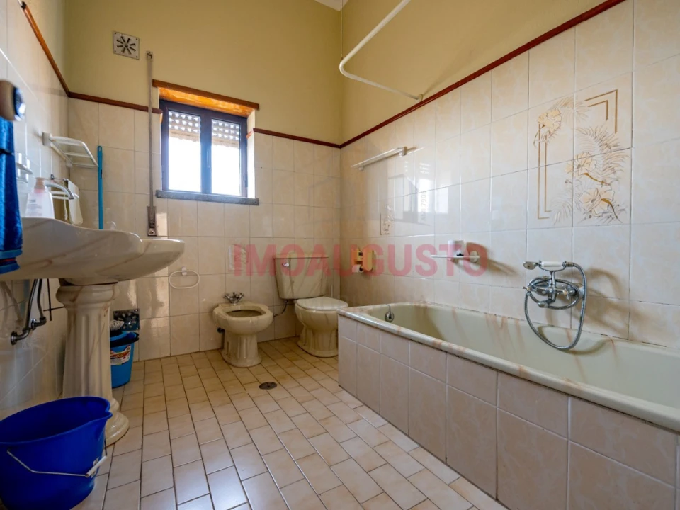 Moradia T2 para Arrendamento em Gouveia (São Pedro e São Julião) Foto 11