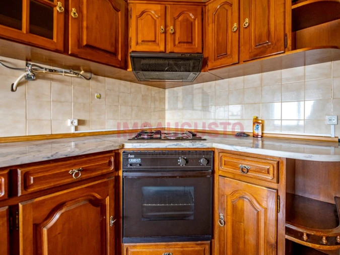 Moradia T2 para Arrendamento em Gouveia (São Pedro e São Julião) Foto 3