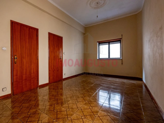 Moradia T2 para Arrendamento em Gouveia (São Pedro e São Julião) Foto 6