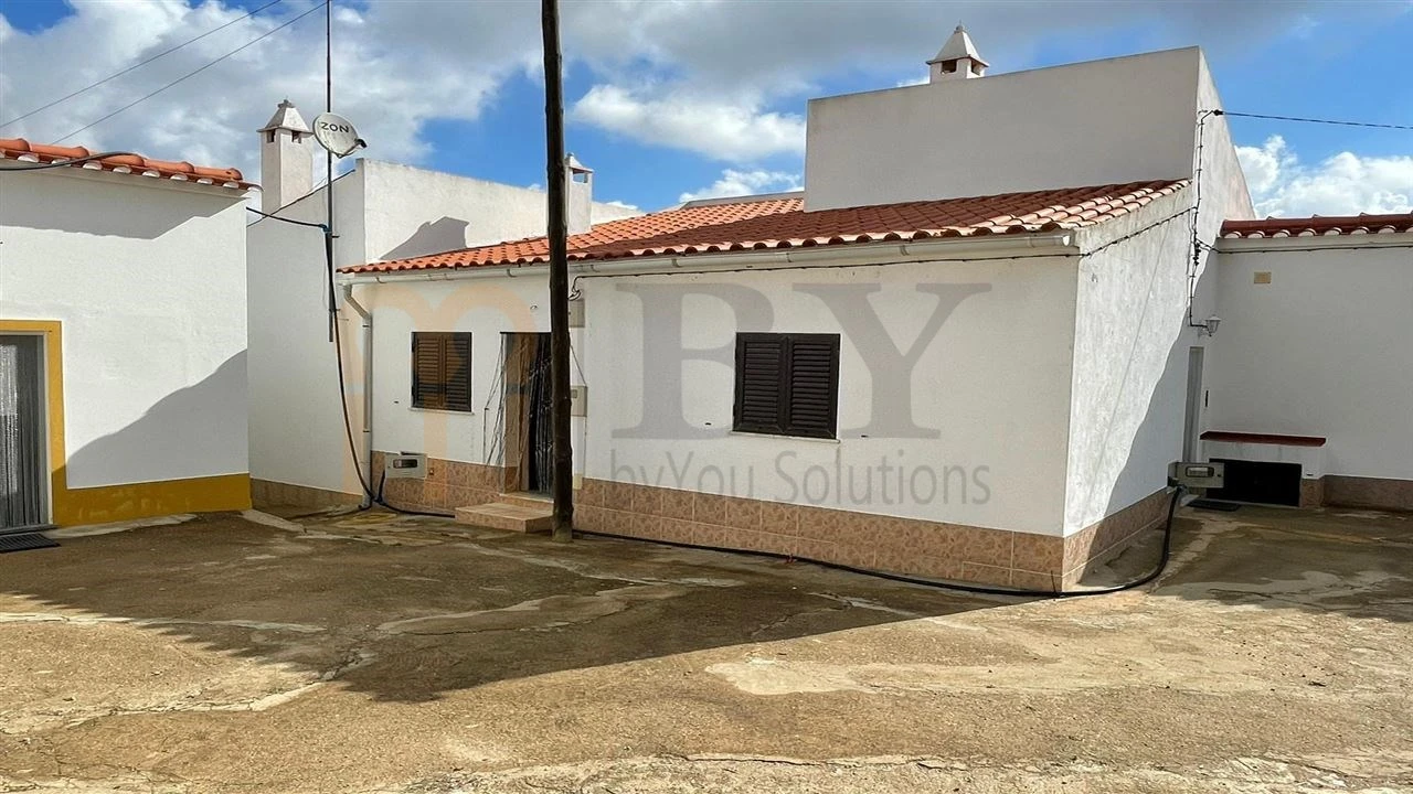 Moradia T1 para Venda em Santana de Cambas Foto 2