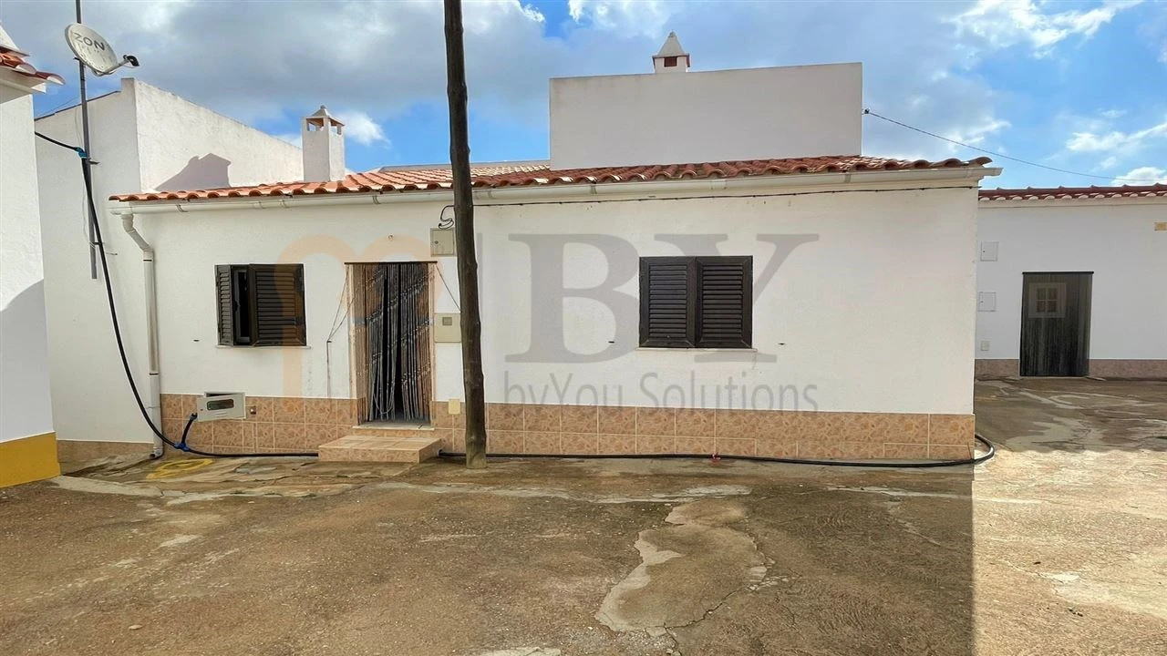 Moradia T1 para Venda em Santana de Cambas Foto 1