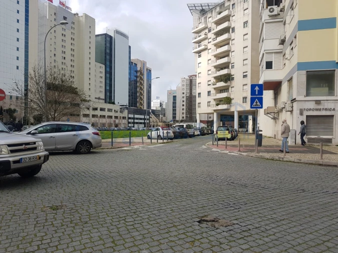 Loja para Venda em Campolide Foto 6