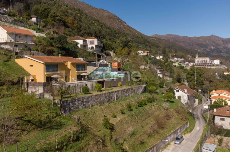 Moradia T3 para Venda em Rio Caldo Foto 38