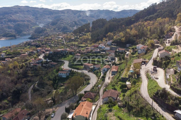 Moradia T3 para Venda em Rio Caldo Foto 1