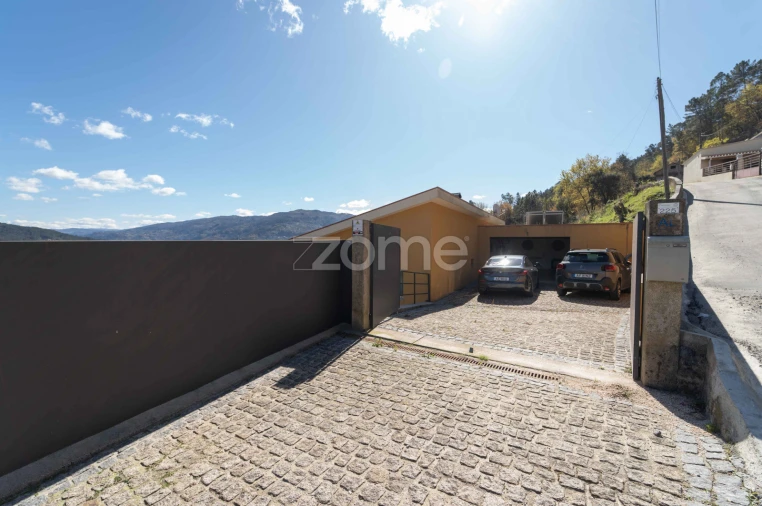 Moradia T3 para Venda em Rio Caldo Foto 37