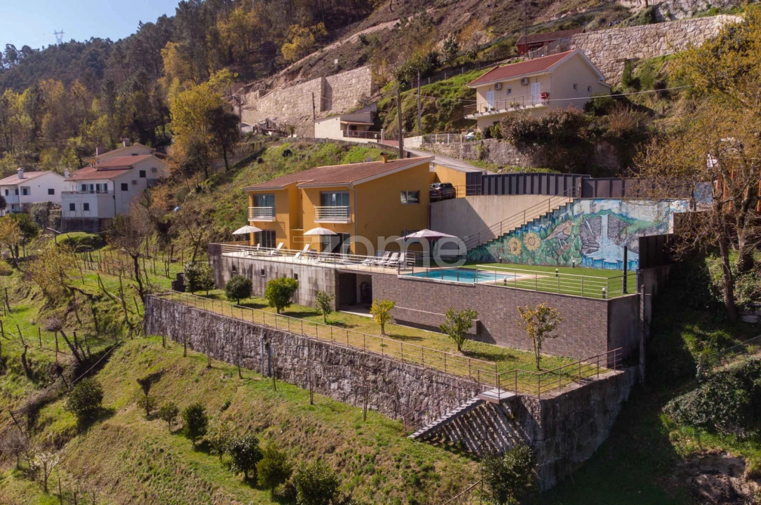 Moradia T3 para Venda em Rio Caldo Foto 2