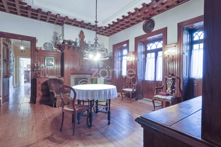 Moradia T8 para Venda em Mafamude e Vilar do Paraíso Foto 2