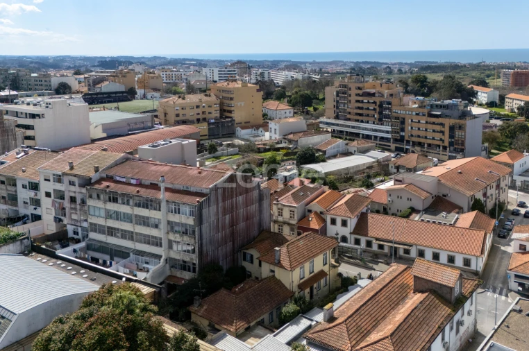 Moradia T8 para Venda em Mafamude e Vilar do Paraíso Foto 30