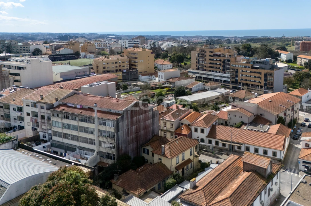 Moradia T8 para Venda em Mafamude e Vilar do Paraíso Foto 30