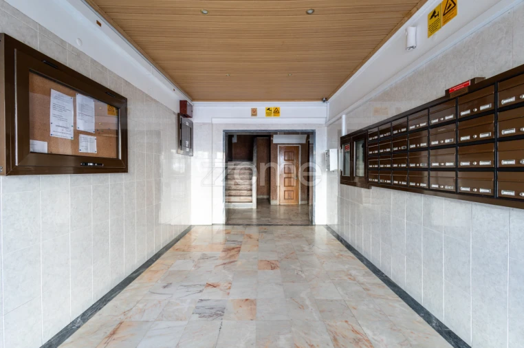 Apartamento T3 para Venda em Póvoa de Santo Adrião e Olival Basto Foto 4